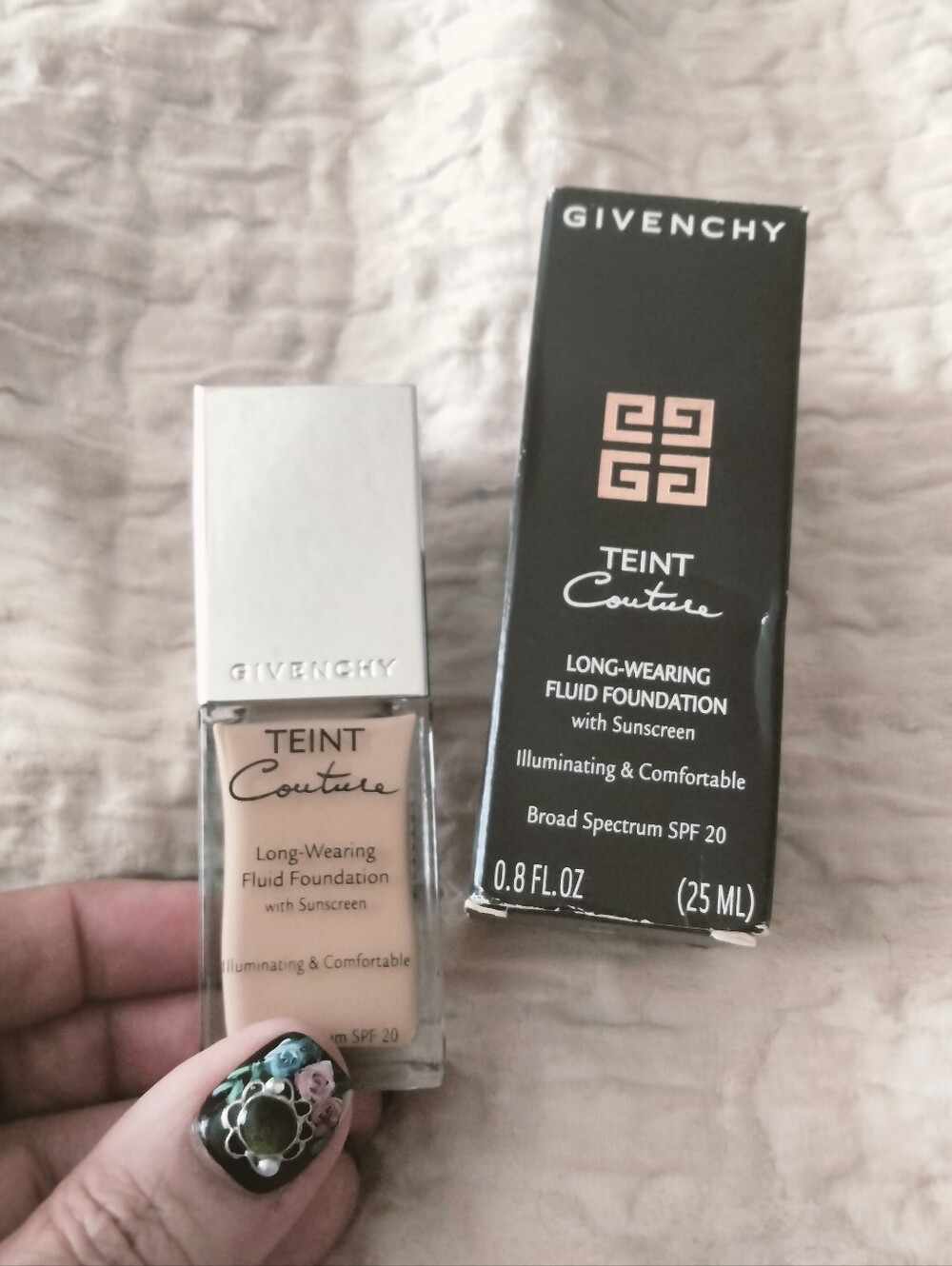 Givenchy Teint Couture Long-Wearing Fluid Foundation - Elegant Beige #4